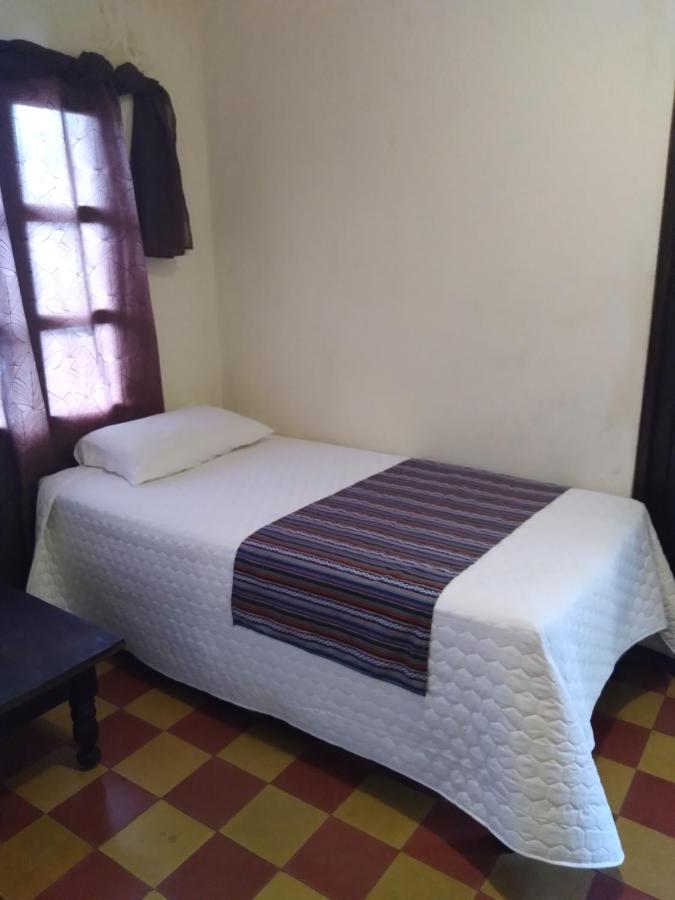 Hotel Acatenango Inn Antigua Buitenkant foto