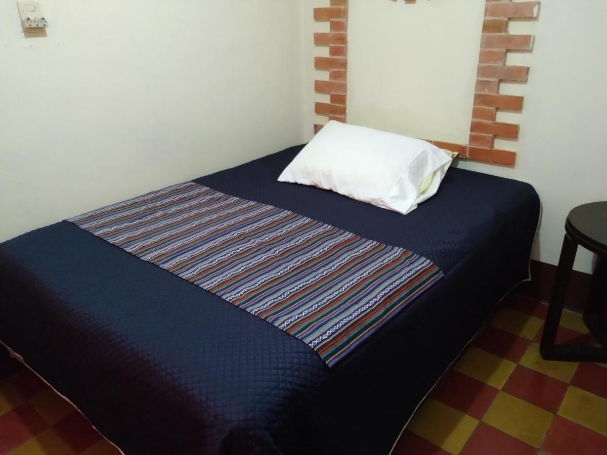 Hotel Acatenango Inn Antigua Buitenkant foto
