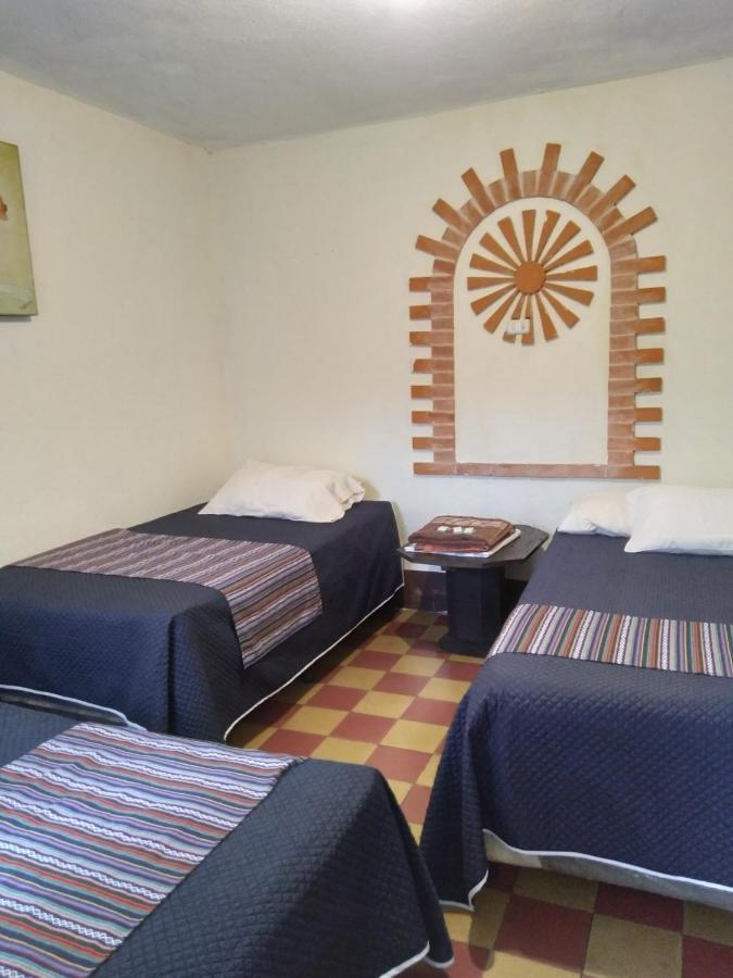 Hotel Acatenango Inn Antigua Buitenkant foto