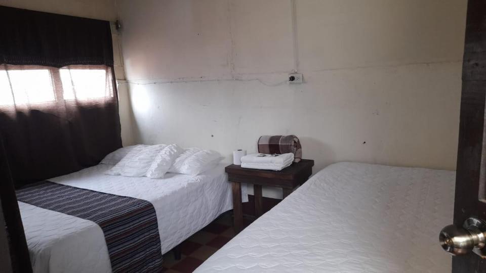 Hotel Acatenango Inn Antigua Buitenkant foto