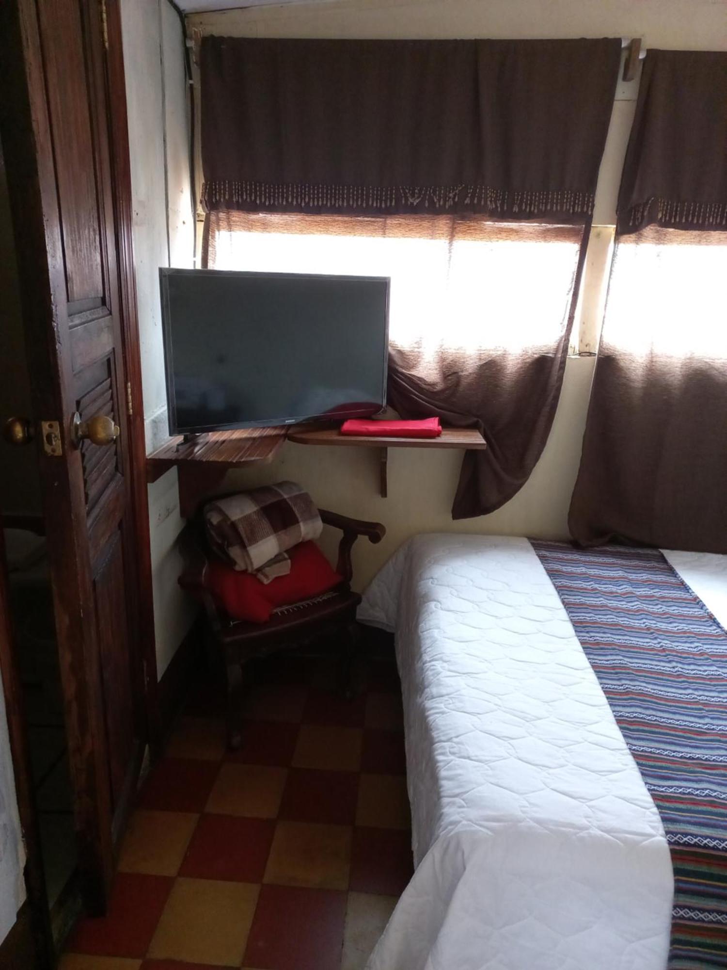 Hotel Acatenango Inn Antigua Buitenkant foto
