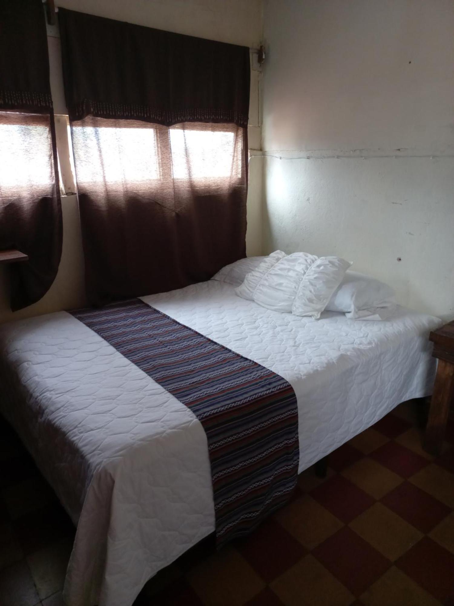 Hotel Acatenango Inn Antigua Buitenkant foto
